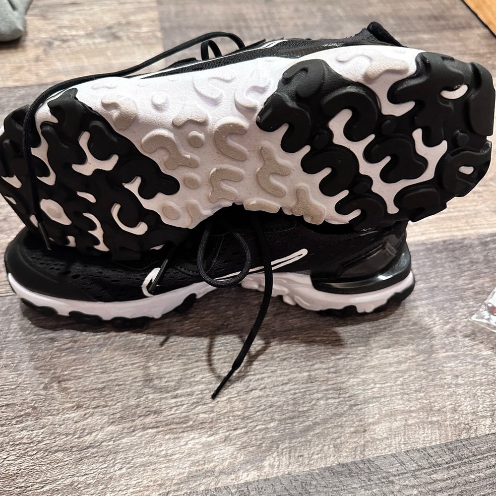 like new condition. no rips. no smell.